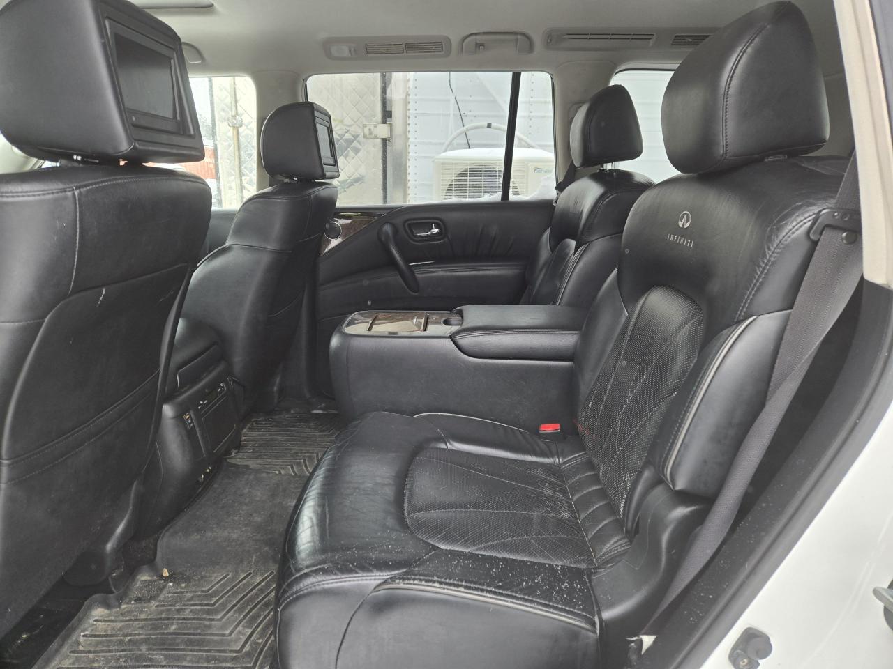 2011 Infiniti QX56 7-Passenger - Photo #8