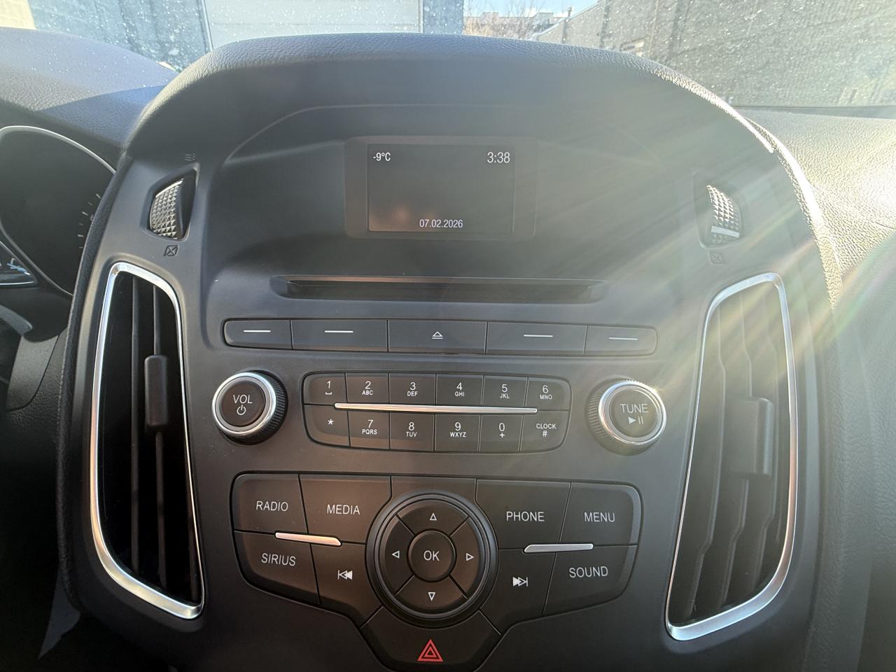 2016 Ford Focus SE Photo