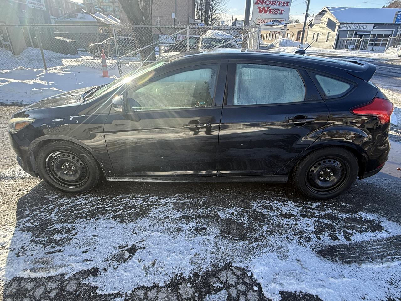 2016 Ford Focus SE Photo