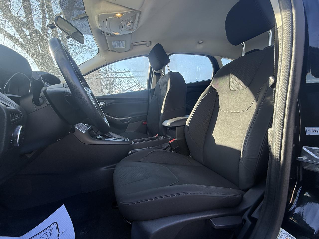 2016 Ford Focus SE Photo