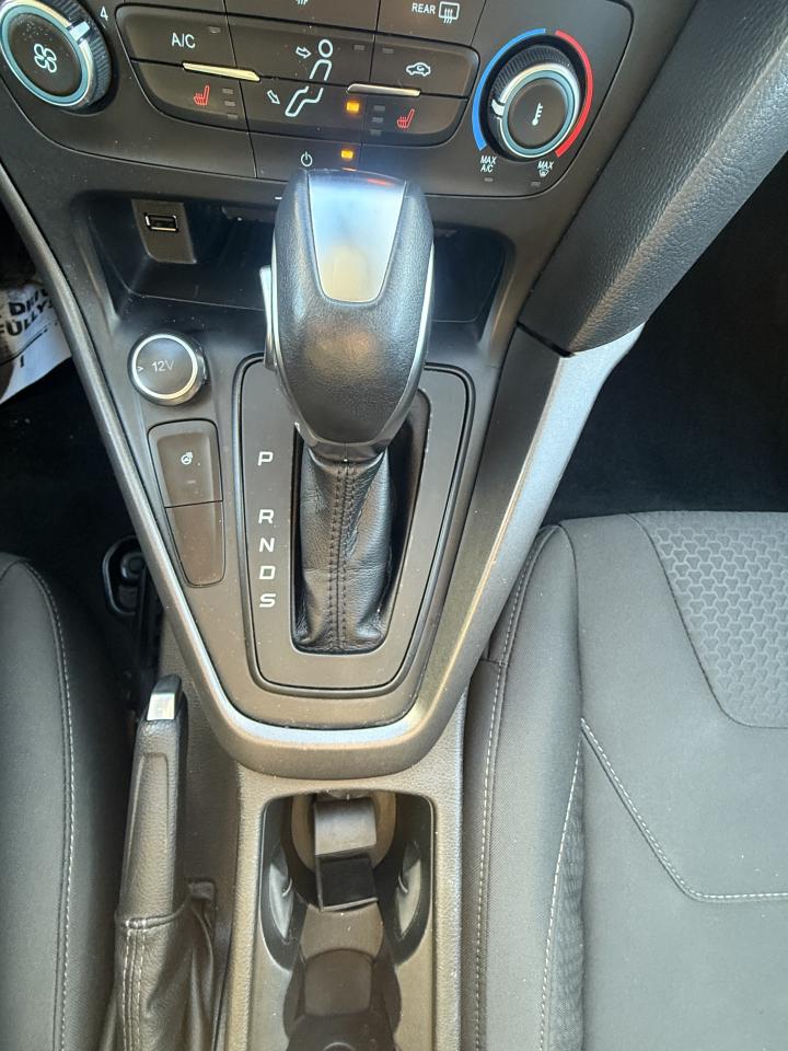 2016 Ford Focus SE Photo