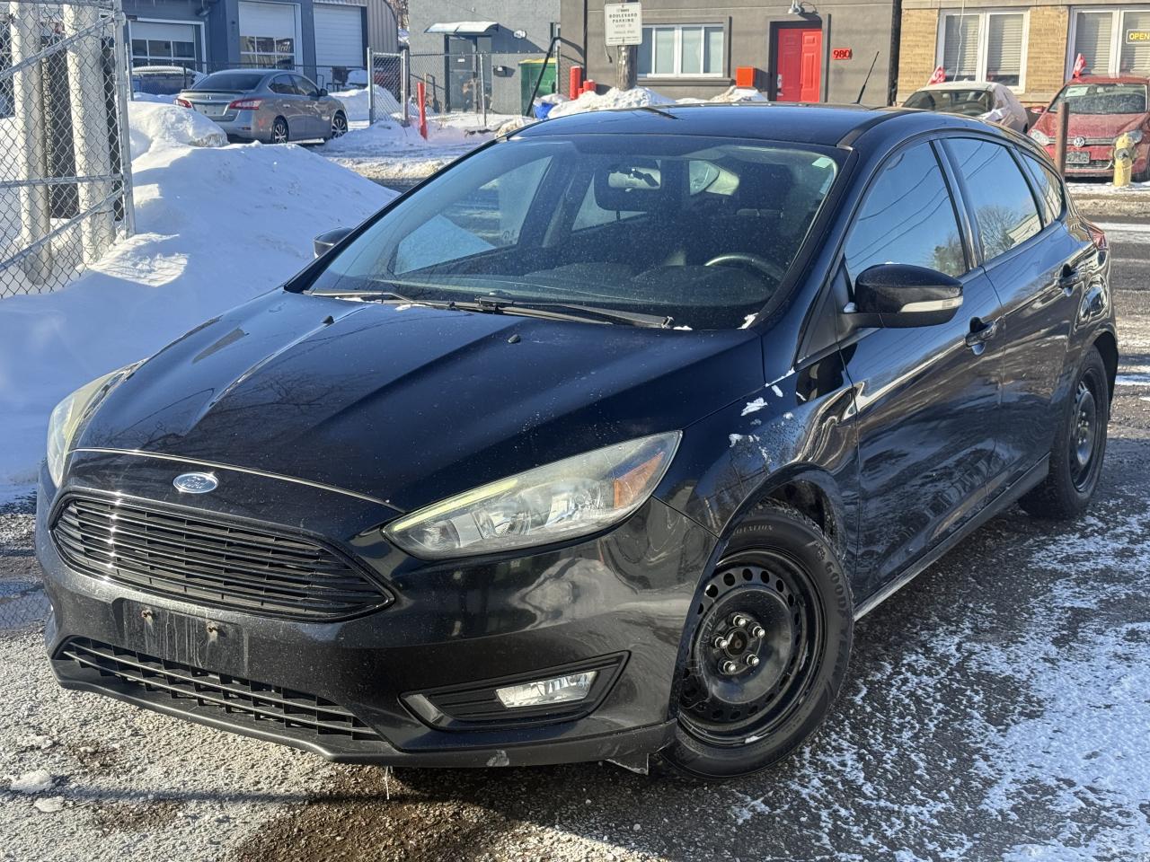 2016 Ford Focus SE Photo0