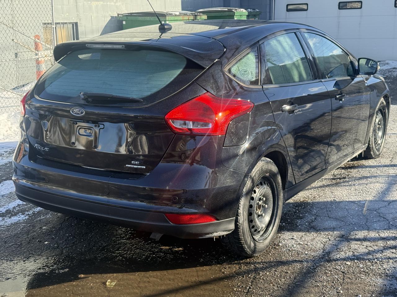 2016 Ford Focus SE Photo4