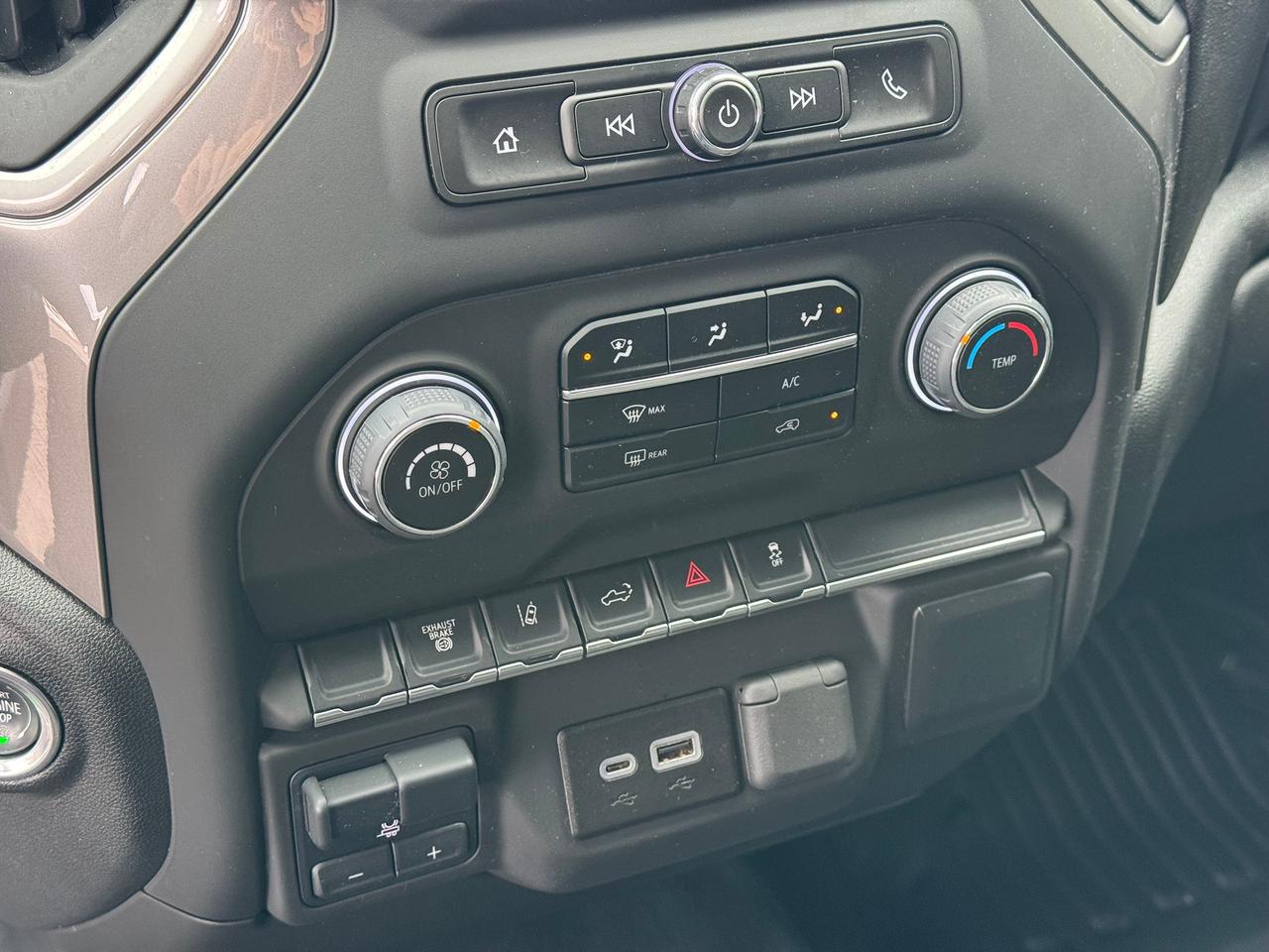 2024 Chevrolet Silverado 2500 Work Truck **ONE OWNER**DEALER SERVICED** Photo