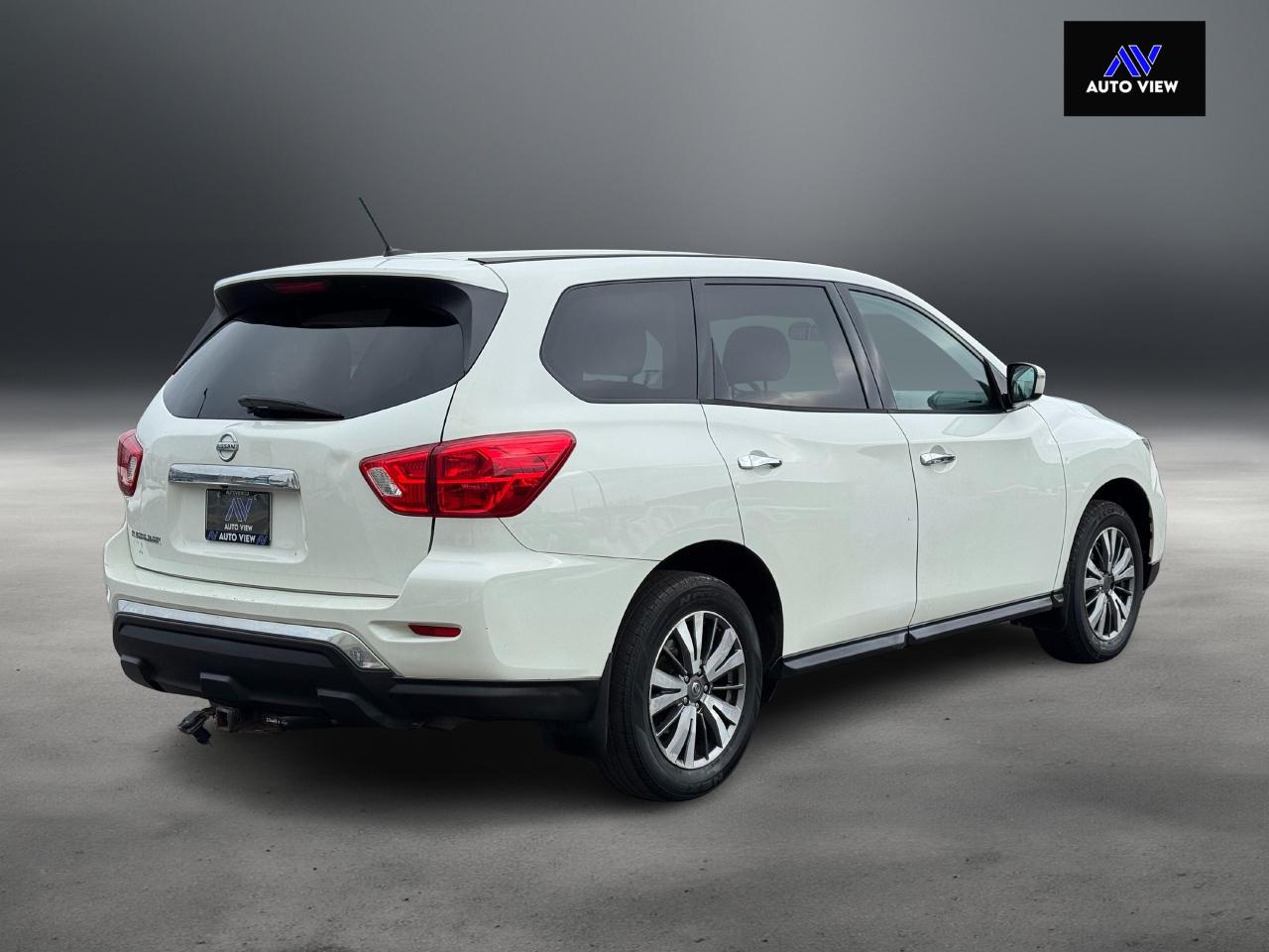 2018 Nissan Pathfinder S **7 PASSENGER**CLEAN CARFAX** Photo