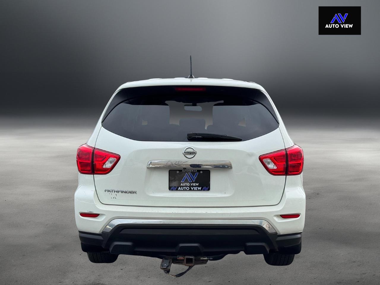 2018 Nissan Pathfinder S **7 PASSENGER**CLEAN CARFAX** Photo