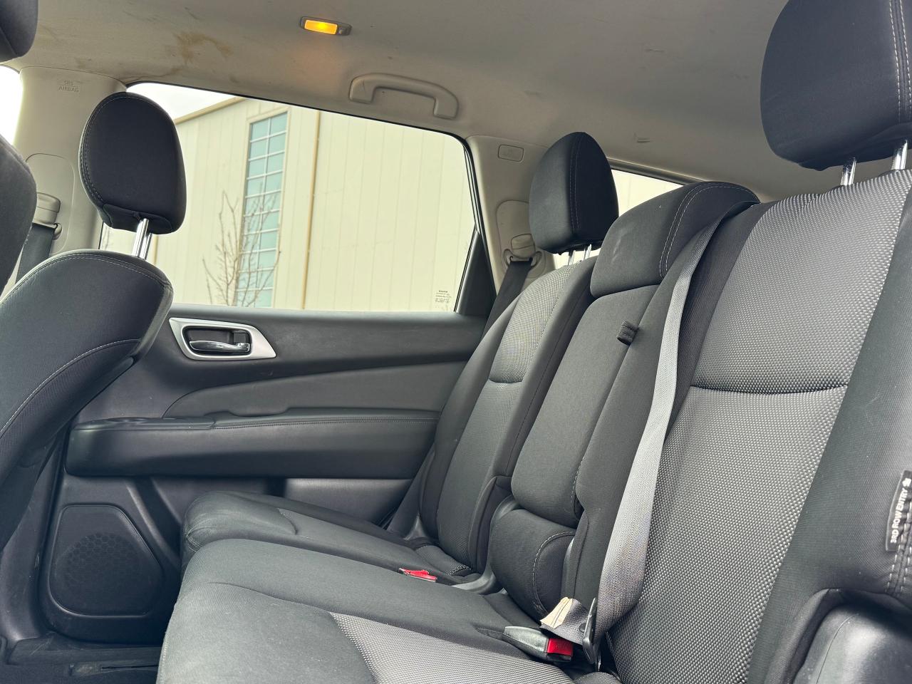 2018 Nissan Pathfinder S **7 PASSENGER**CLEAN CARFAX** Photo