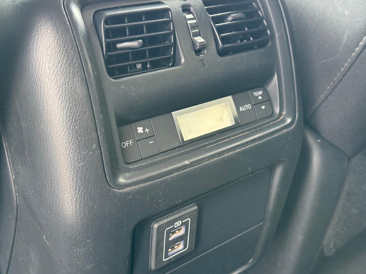 2018 Nissan Pathfinder S **7 PASSENGER**CLEAN CARFAX** Photo