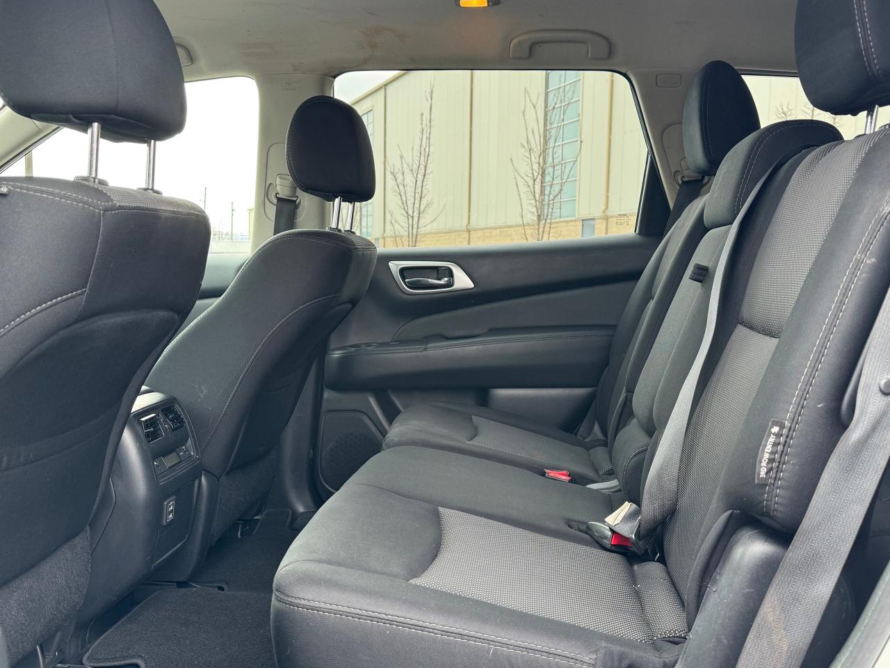 2018 Nissan Pathfinder S **7 PASSENGER**CLEAN CARFAX** Photo