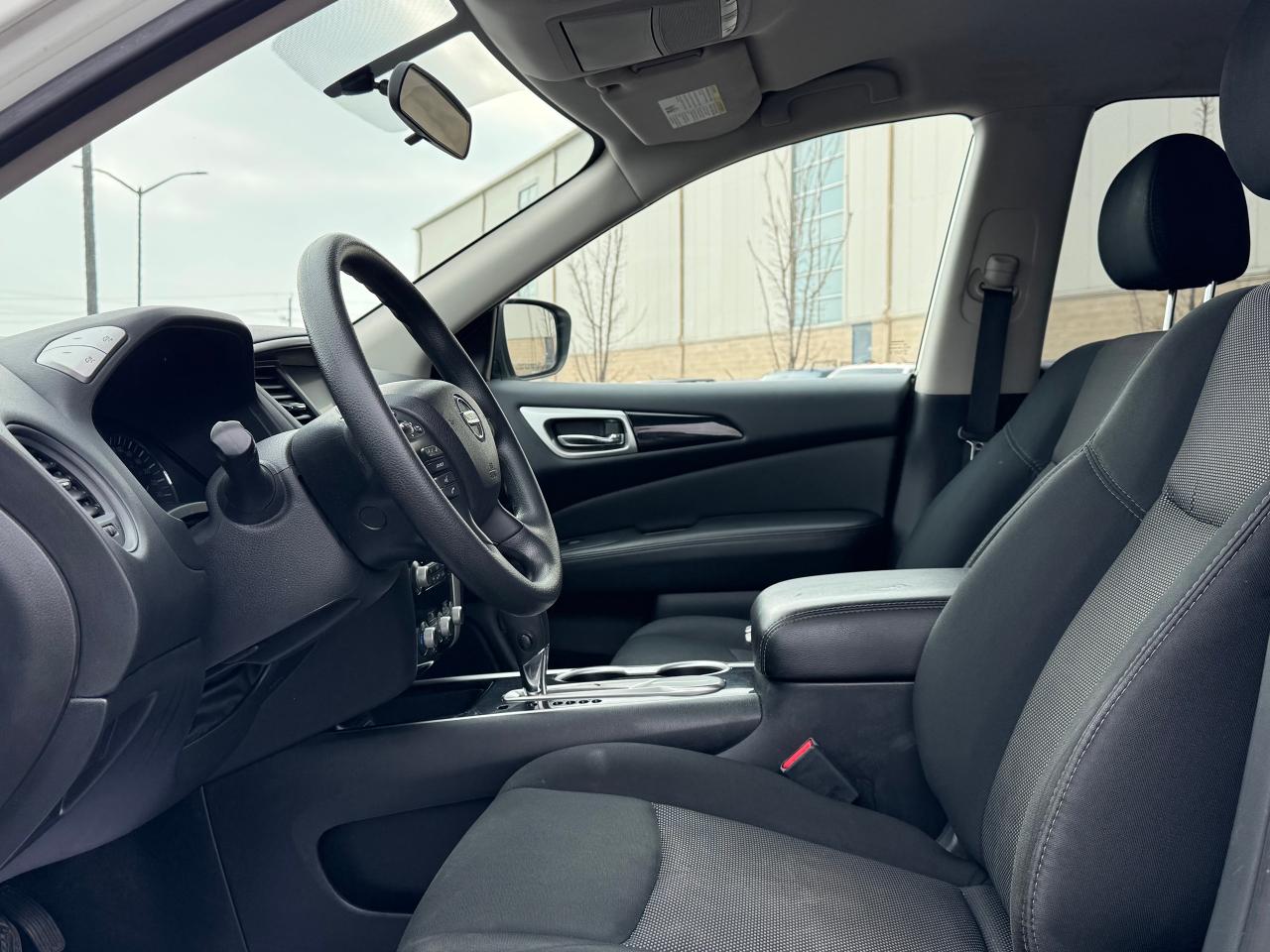 2018 Nissan Pathfinder S **7 PASSENGER**CLEAN CARFAX** Photo