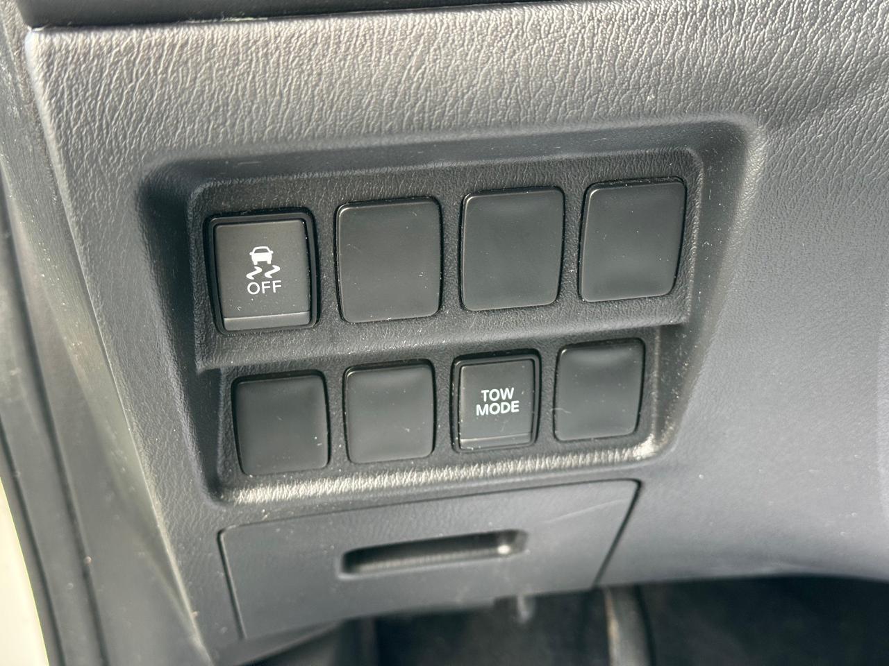 2018 Nissan Pathfinder S **7 PASSENGER**CLEAN CARFAX** Photo