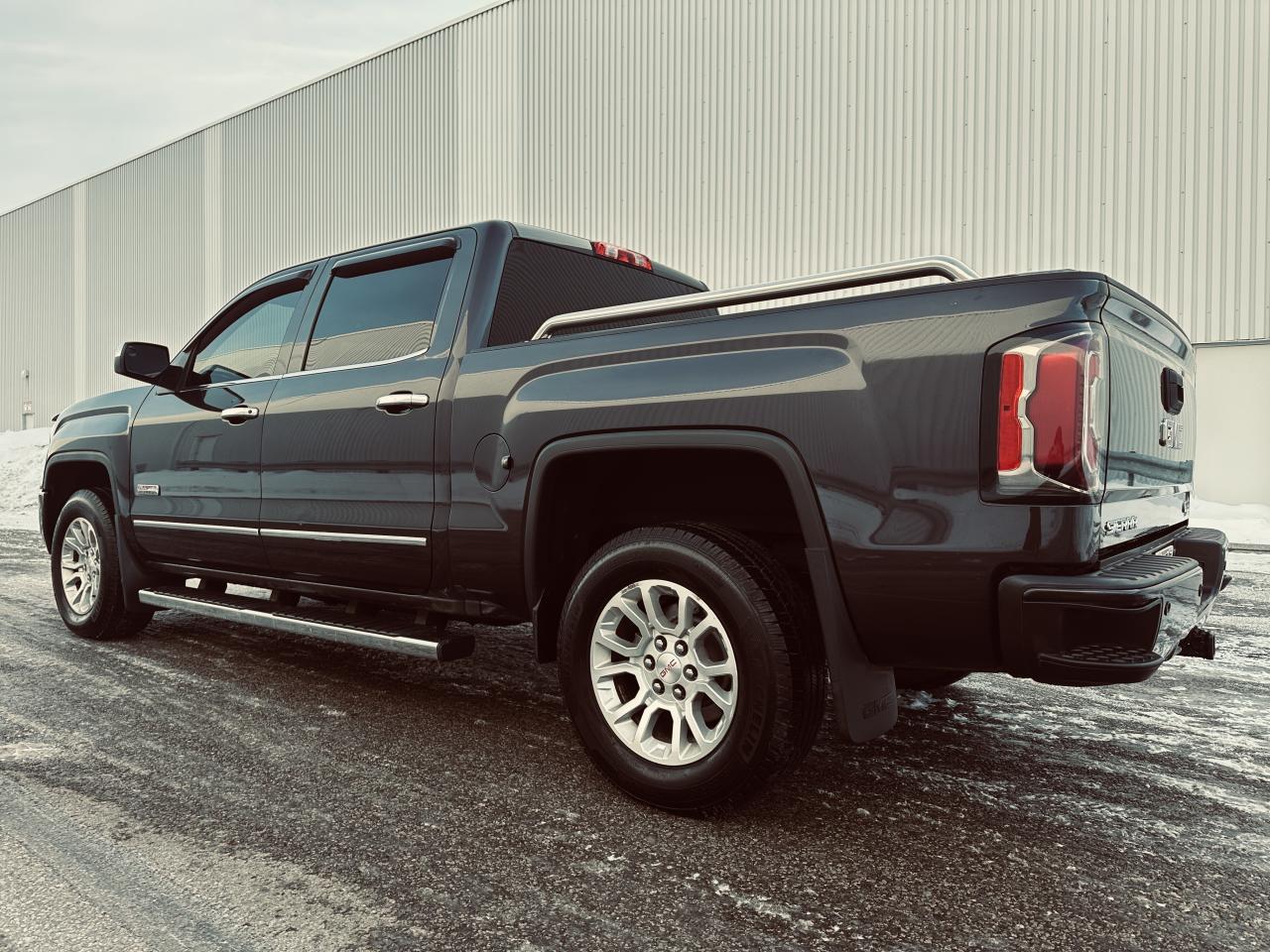 2016 GMC Sierra 1500 Crew Cab SLE All Terrain Loaded ( Trade-In Spec) Photo4