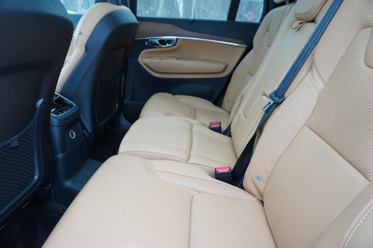 2016 Volvo XC90 T8 INSCRIPTION / 1 OWNER / NO ACCIDENTS / PHEV Photo