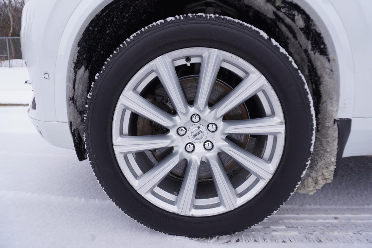 2016 Volvo XC90 T8 INSCRIPTION / 1 OWNER / NO ACCIDENTS / PHEV Photo