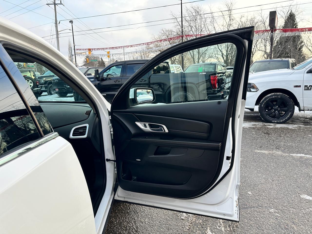 2015 GMC Terrain SLE HTD-Cloth Alloys FM/XM BackupCam Remote Start Photo