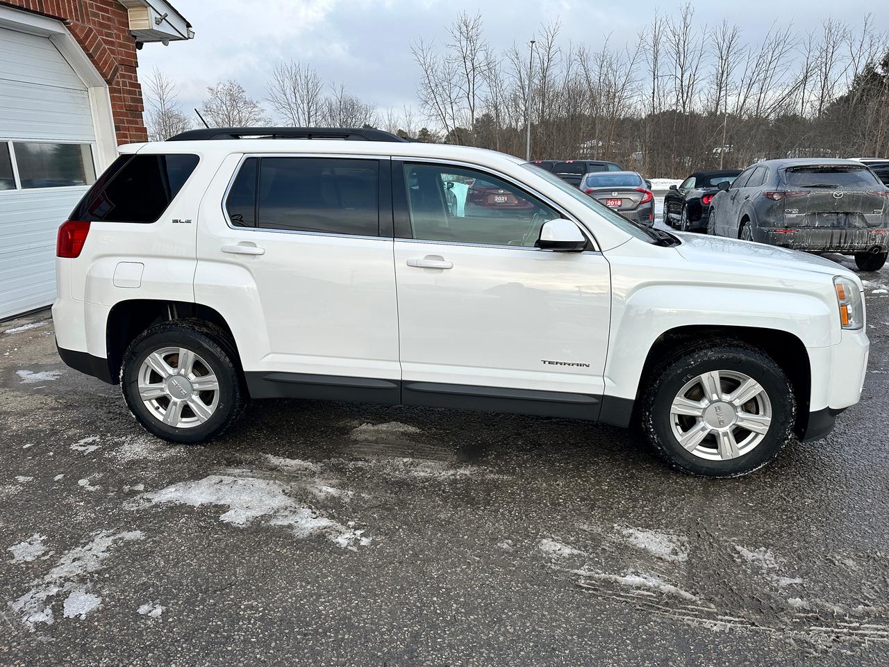 2015 GMC Terrain SLE HTD-Cloth Alloys FM/XM BackupCam Remote Start Photo