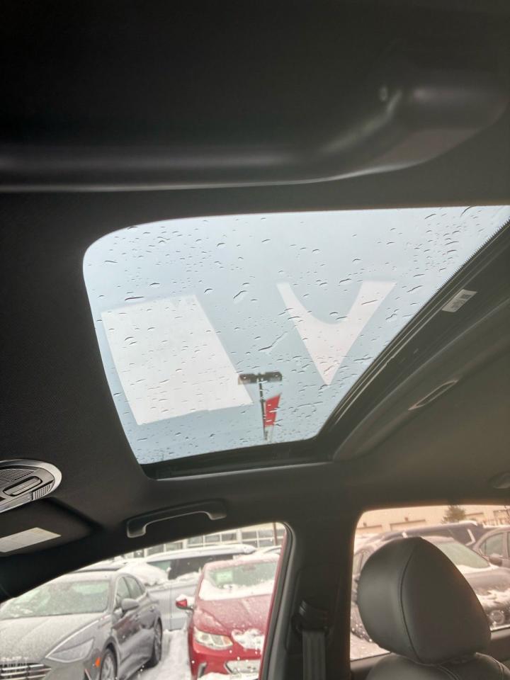 2018 Hyundai Sonata Sport | Leather | Sunroof | CarPlay | Reverse Cam Photo