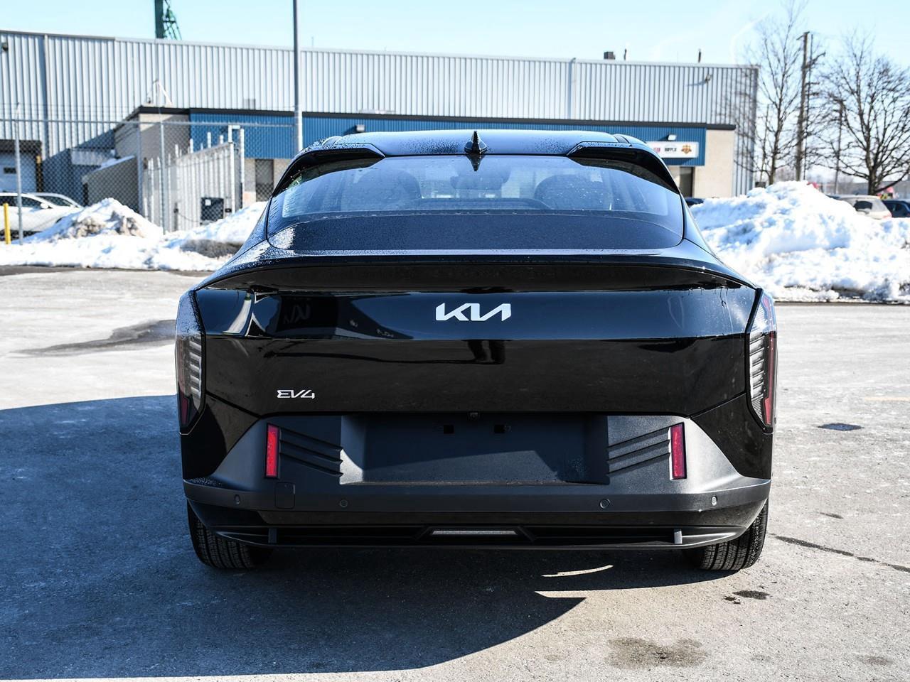 2026 Kia EV4 2026 Kia EV4 – Wind Photo