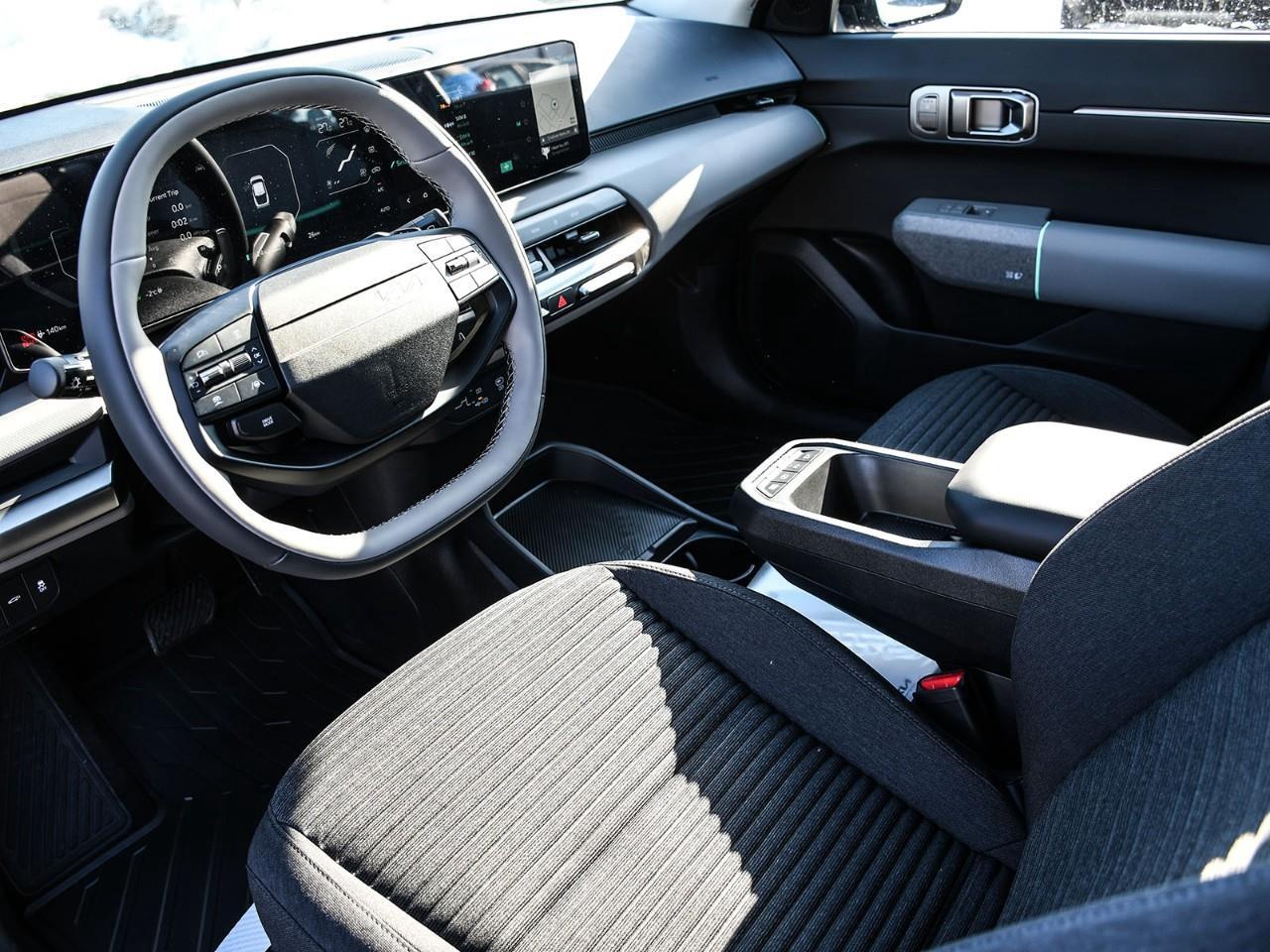 2026 Kia EV4 2026 Kia EV4 – Wind Photo