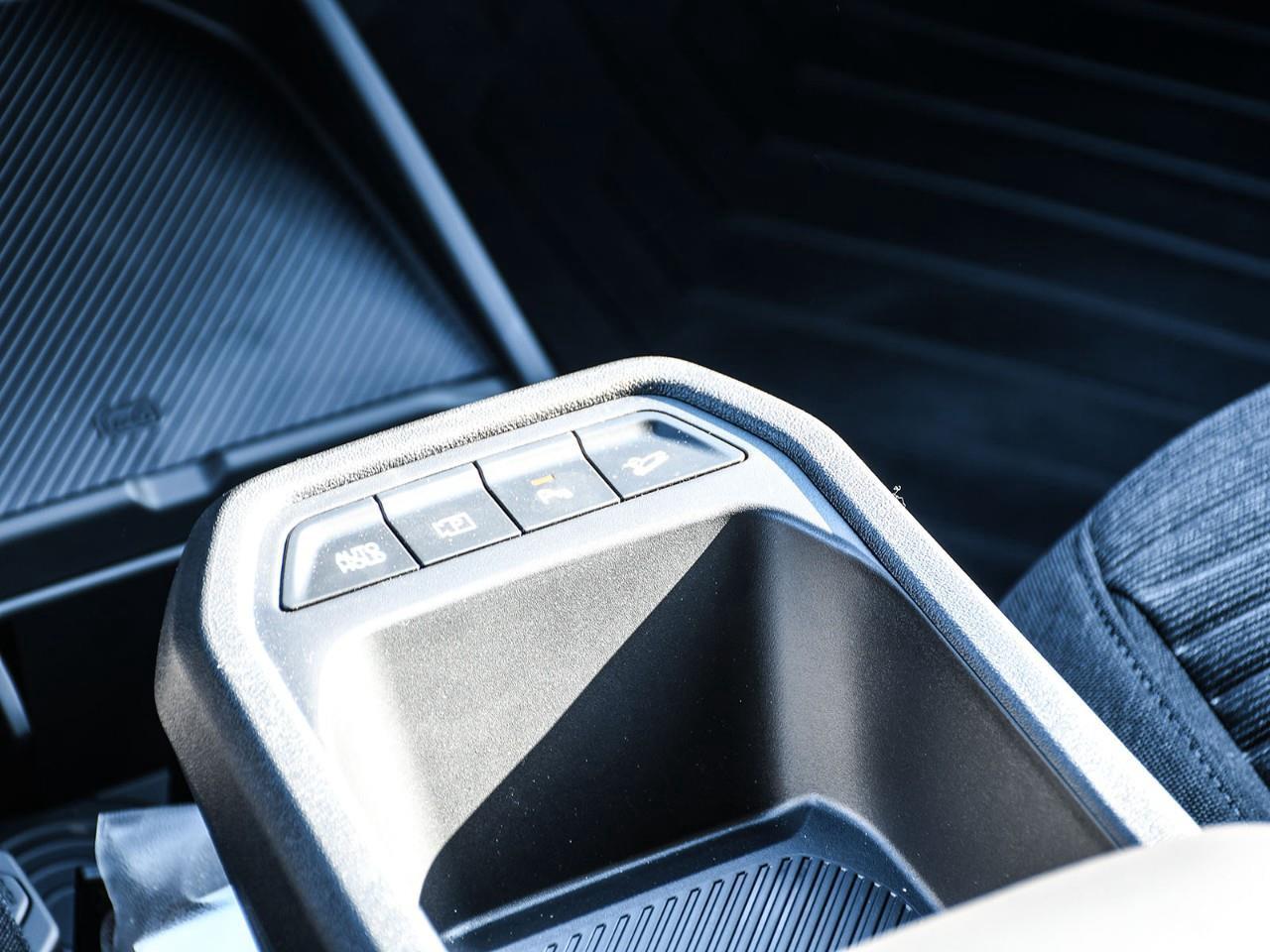 2026 Kia EV4 2026 Kia EV4 – Wind Photo