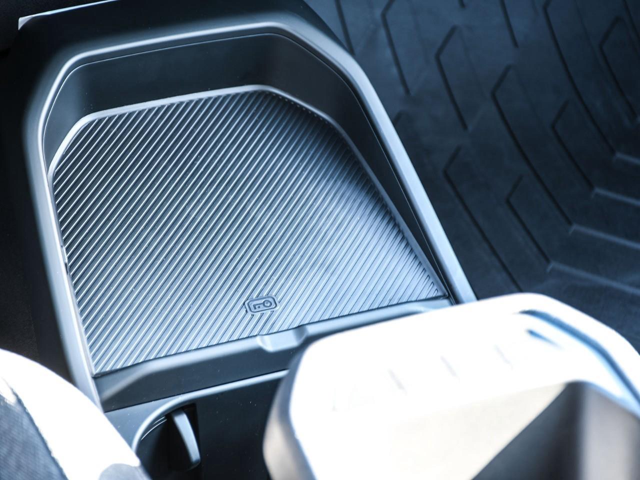 2026 Kia EV4 2026 Kia EV4 – Wind Photo