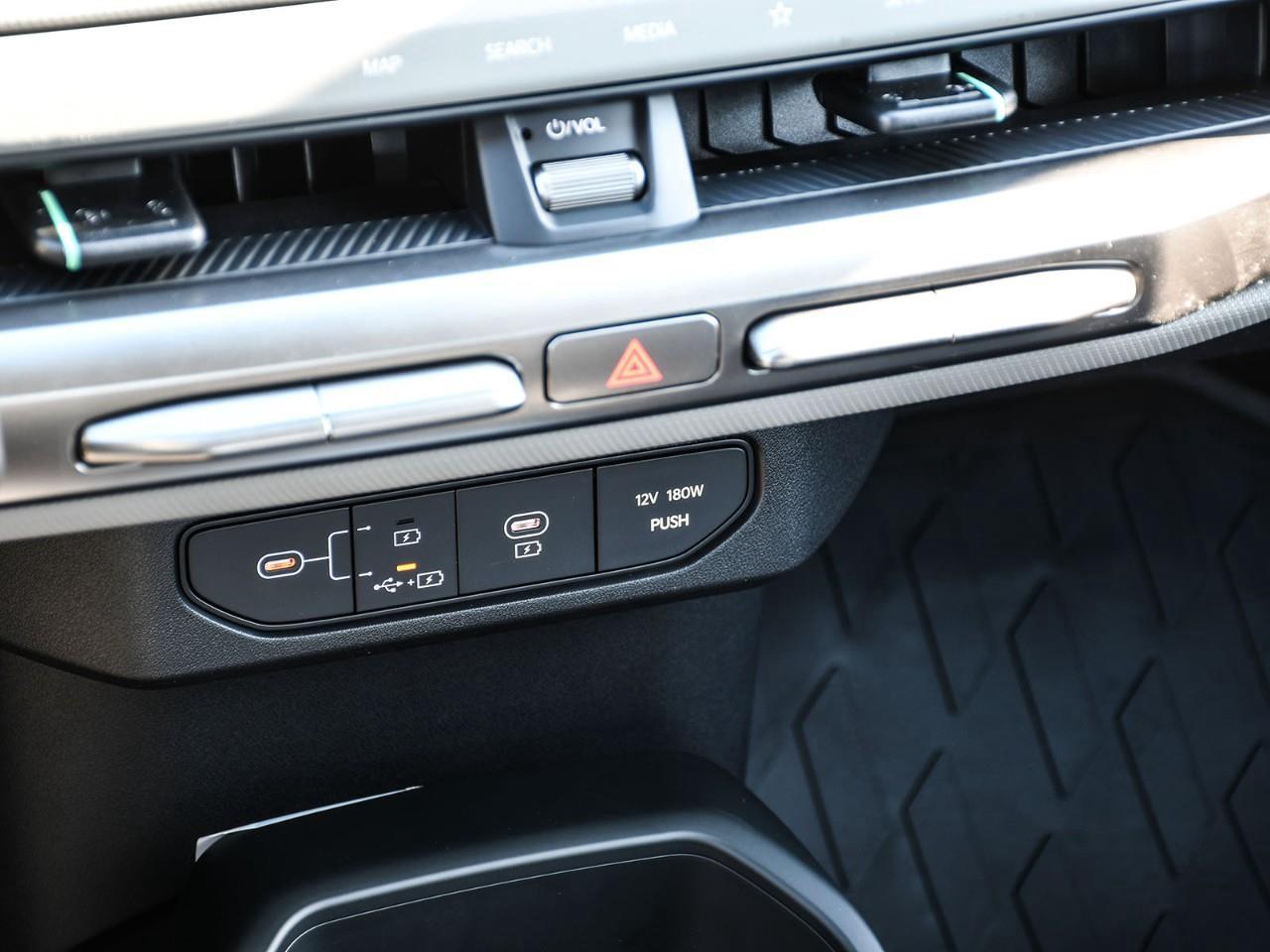 2026 Kia EV4 2026 Kia EV4 – Wind Photo