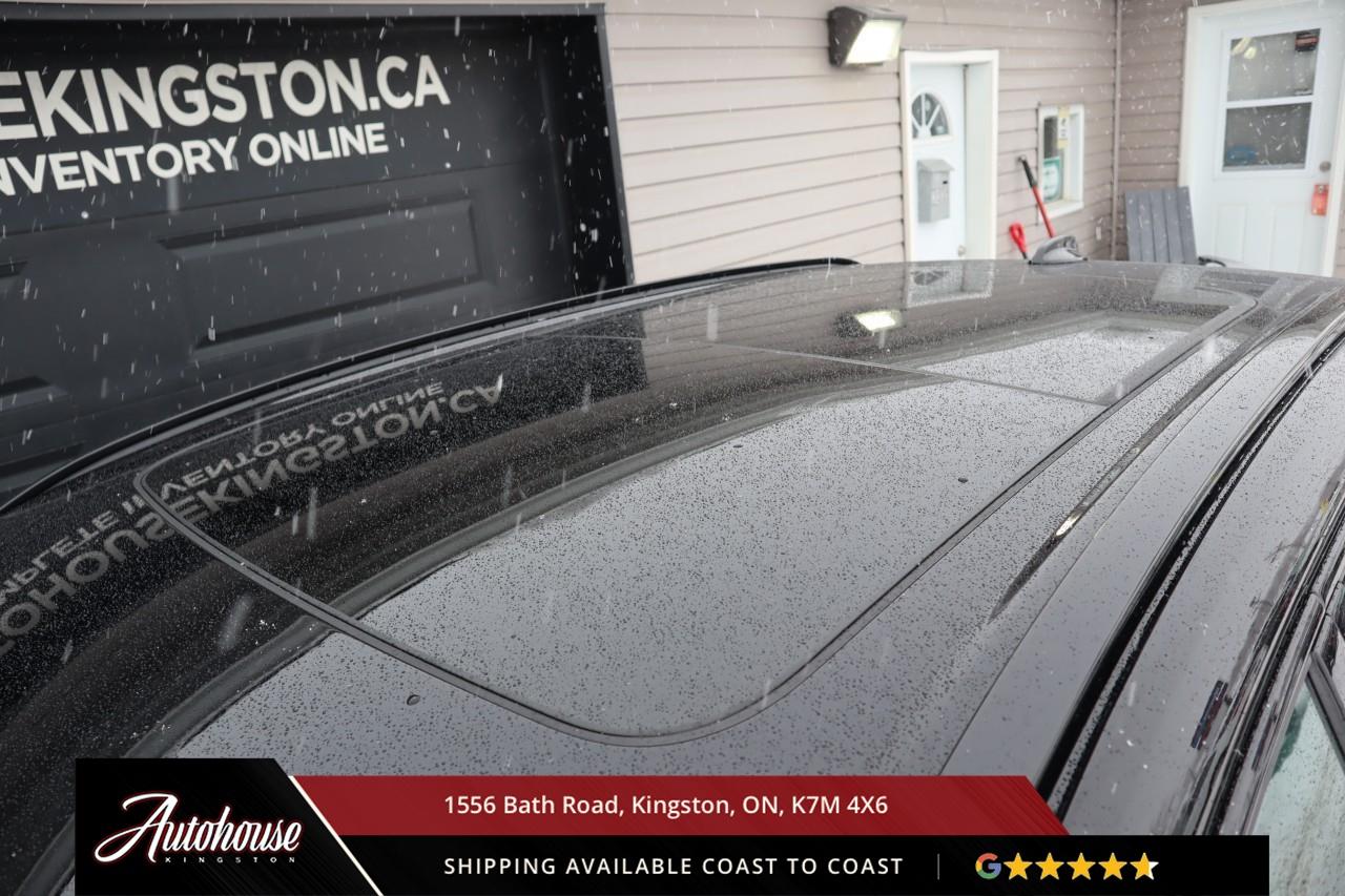 2023 Volvo XC60 B6 Plus Dark Theme GOOGLE NAVIGATION - PANORAMIC MOONROOF Photo