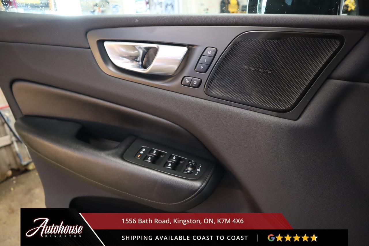 2023 Volvo XC60 B6 Plus Dark Theme GOOGLE NAVIGATION - PANORAMIC MOONROOF Photo