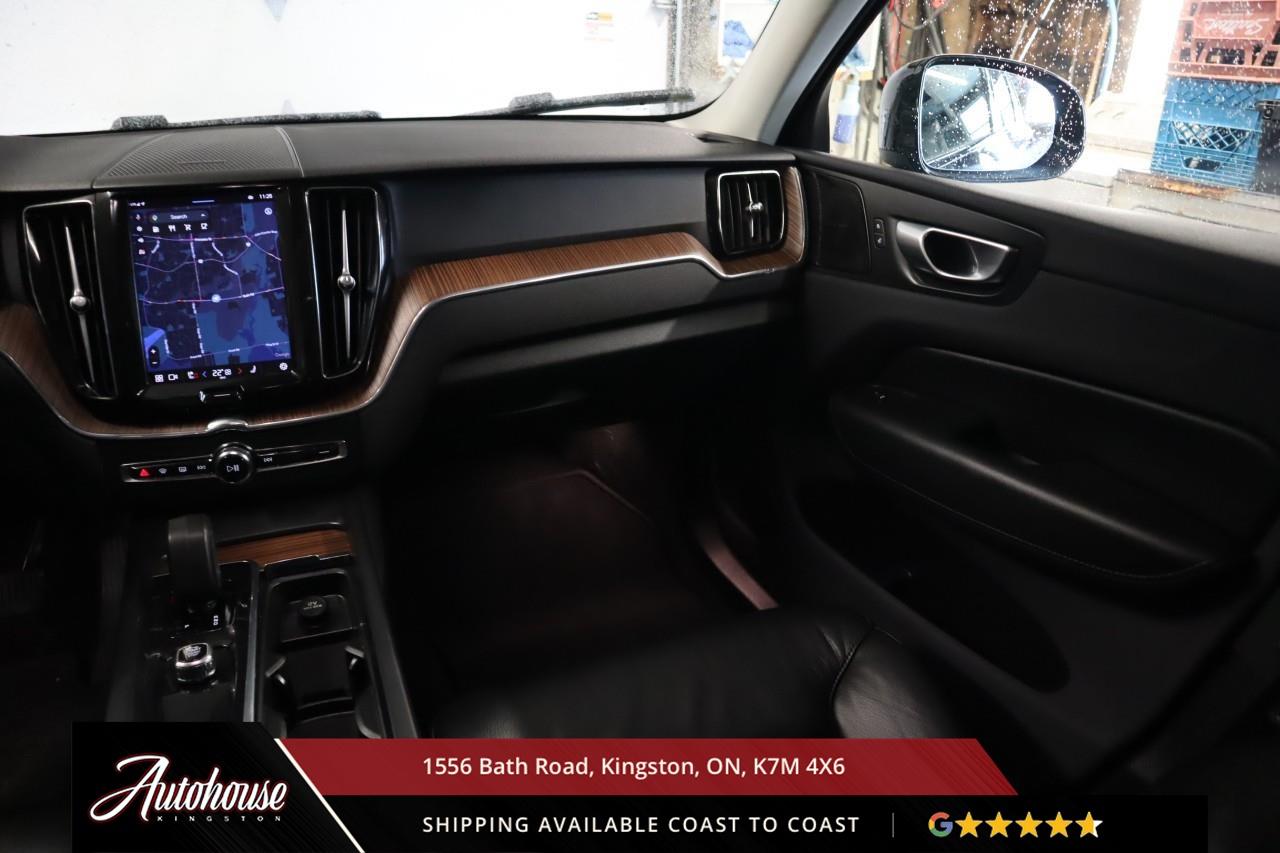 2023 Volvo XC60 B6 Plus Dark Theme GOOGLE NAVIGATION - PANORAMIC MOONROOF Photo