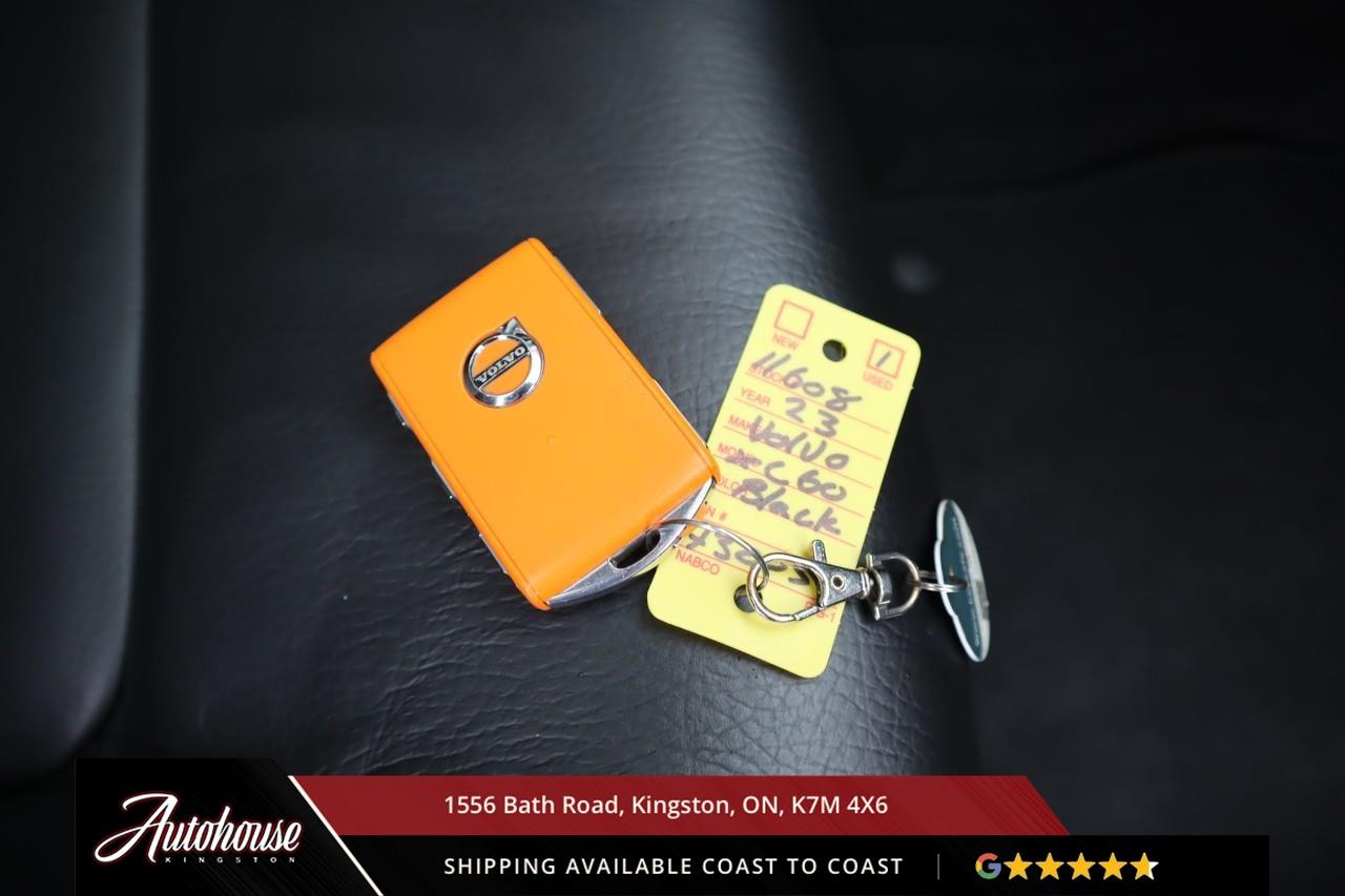 2023 Volvo XC60 B6 Plus Dark Theme GOOGLE NAVIGATION - PANORAMIC MOONROOF Photo