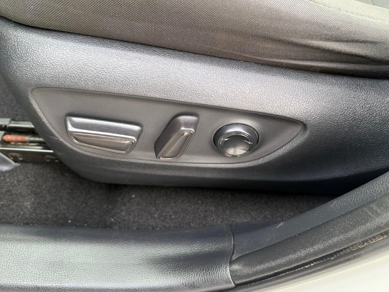 2019 Toyota RAV4 FWD XLE Photo