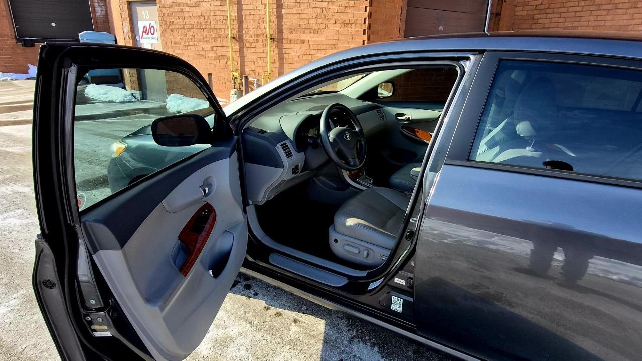 2010 Toyota Corolla 4DR SDN AUTO LE Photo