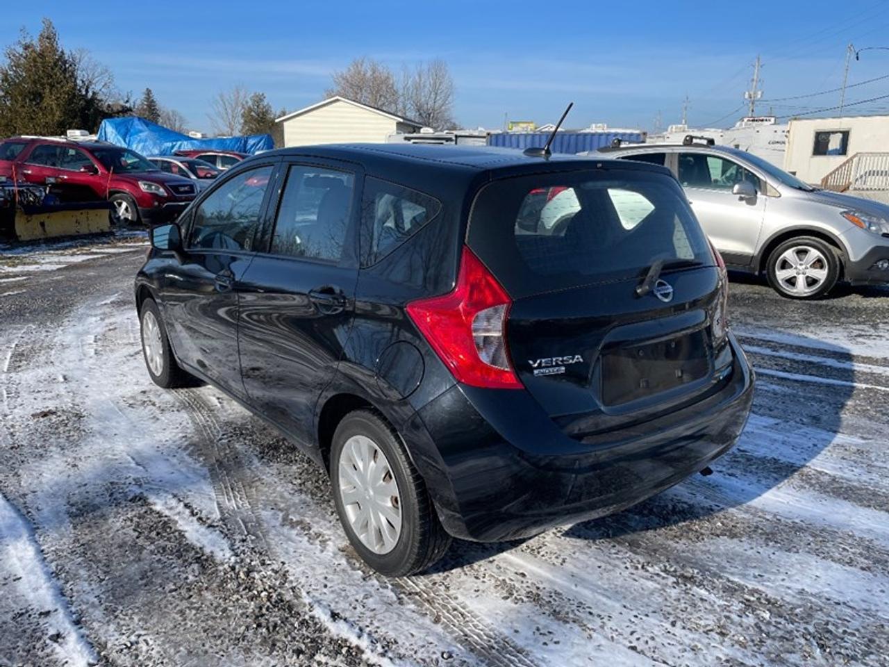 2015 Nissan Versa Note SV Photo2