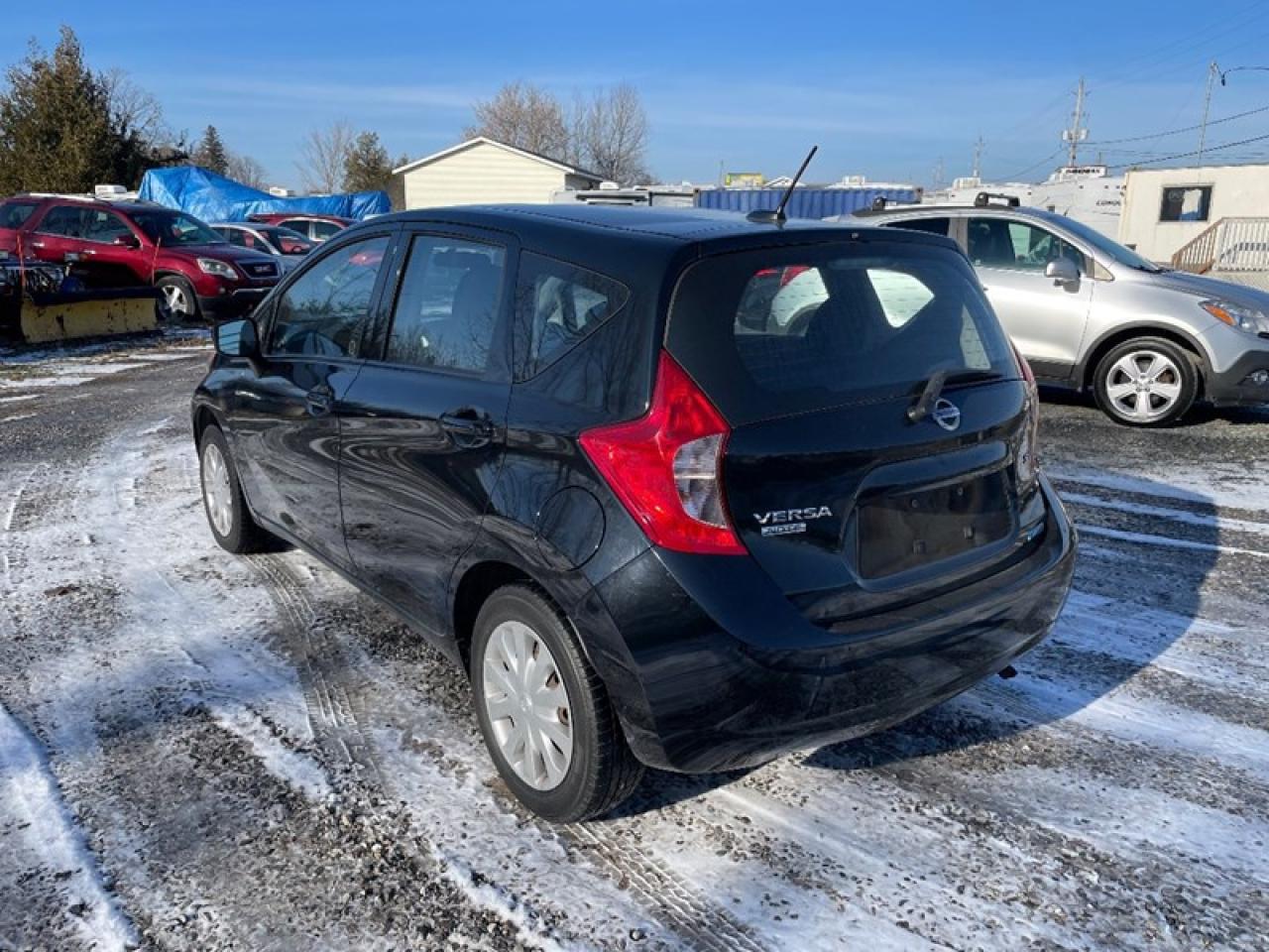 2015 Nissan Versa Note SV Photo