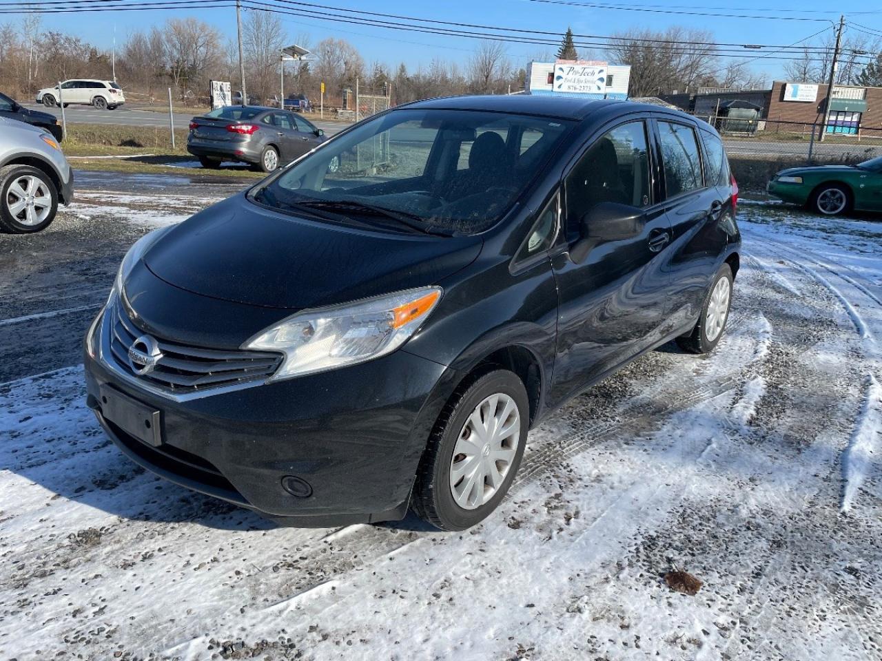 2015 Nissan Versa Note SV Photo0