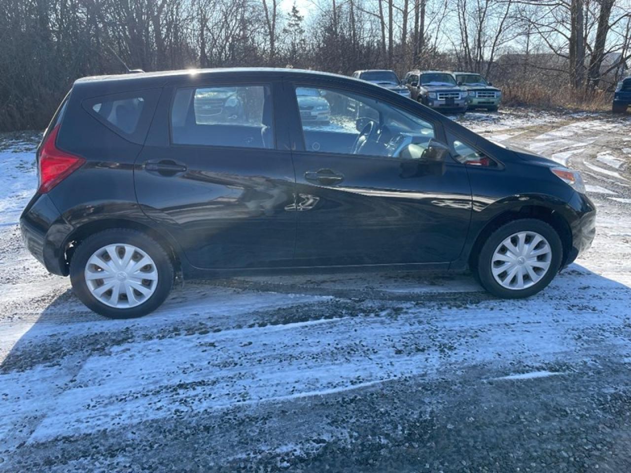 2015 Nissan Versa Note SV Photo