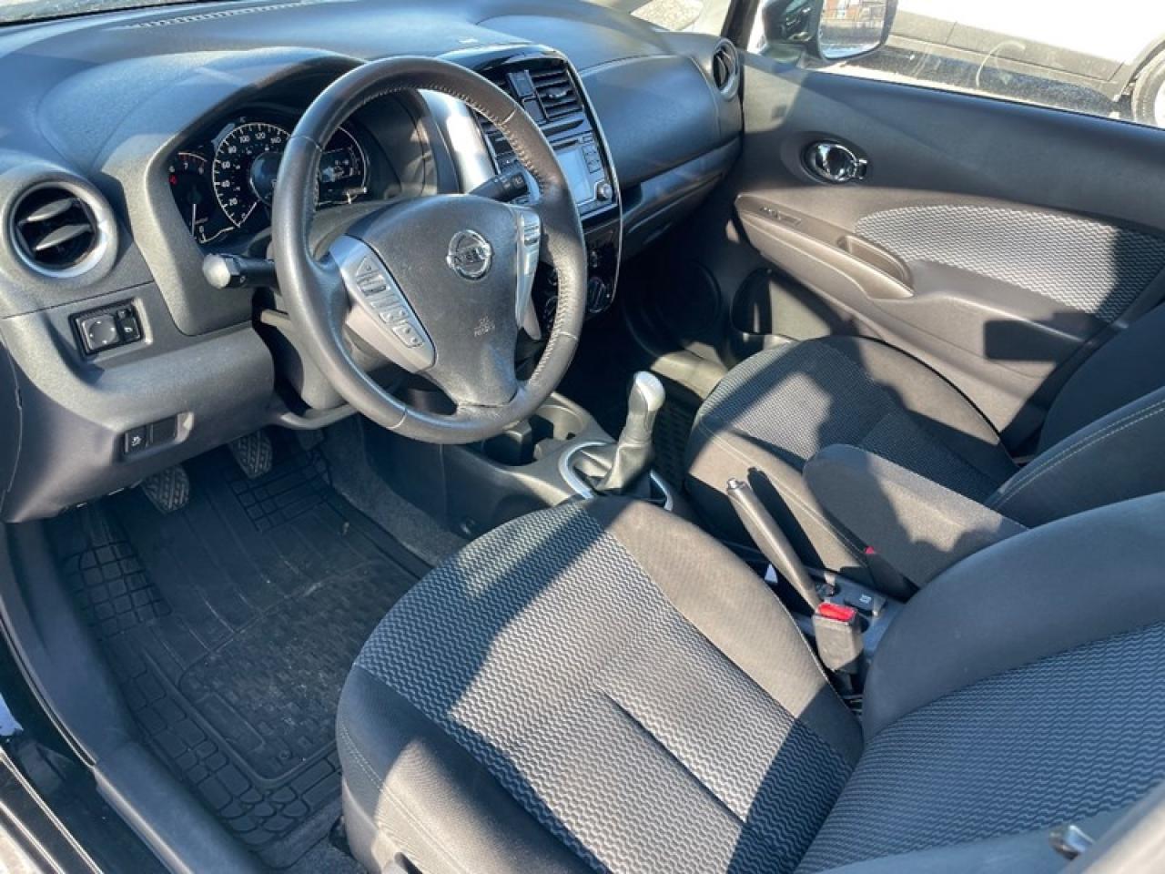 2015 Nissan Versa Note SV Photo