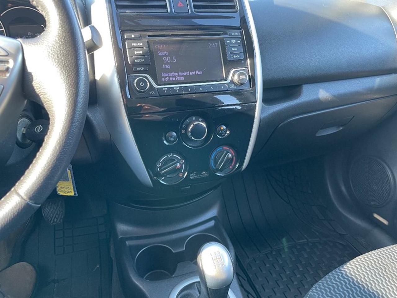2015 Nissan Versa Note SV Photo