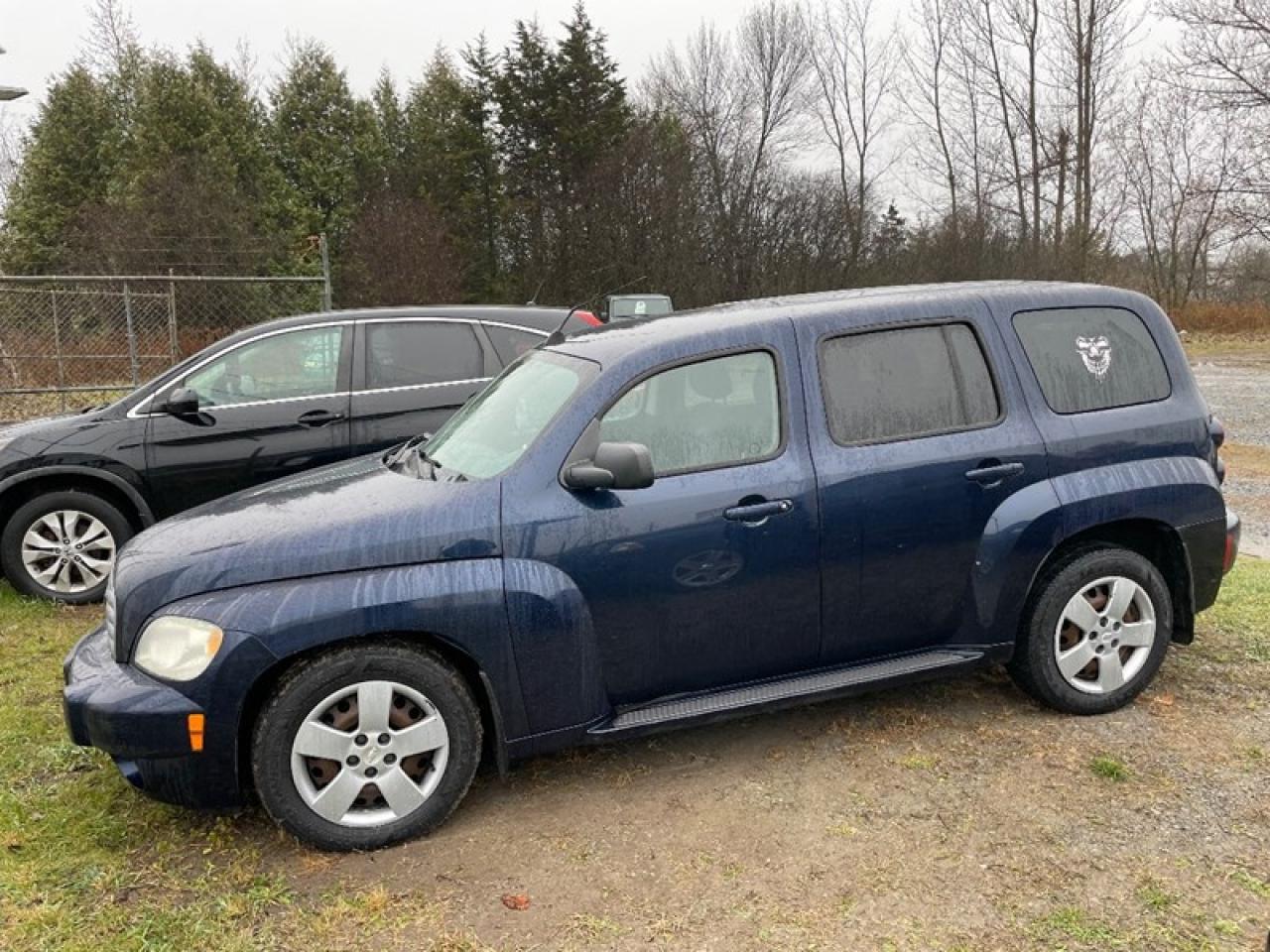 2010 Chevrolet HHR LS Photo3