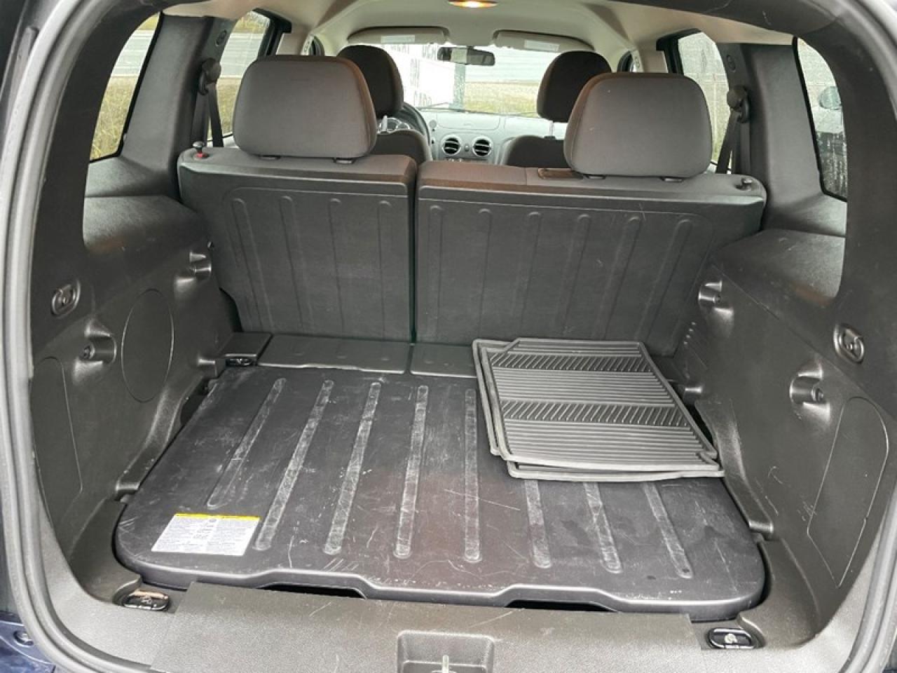 2010 Chevrolet HHR LS Photo