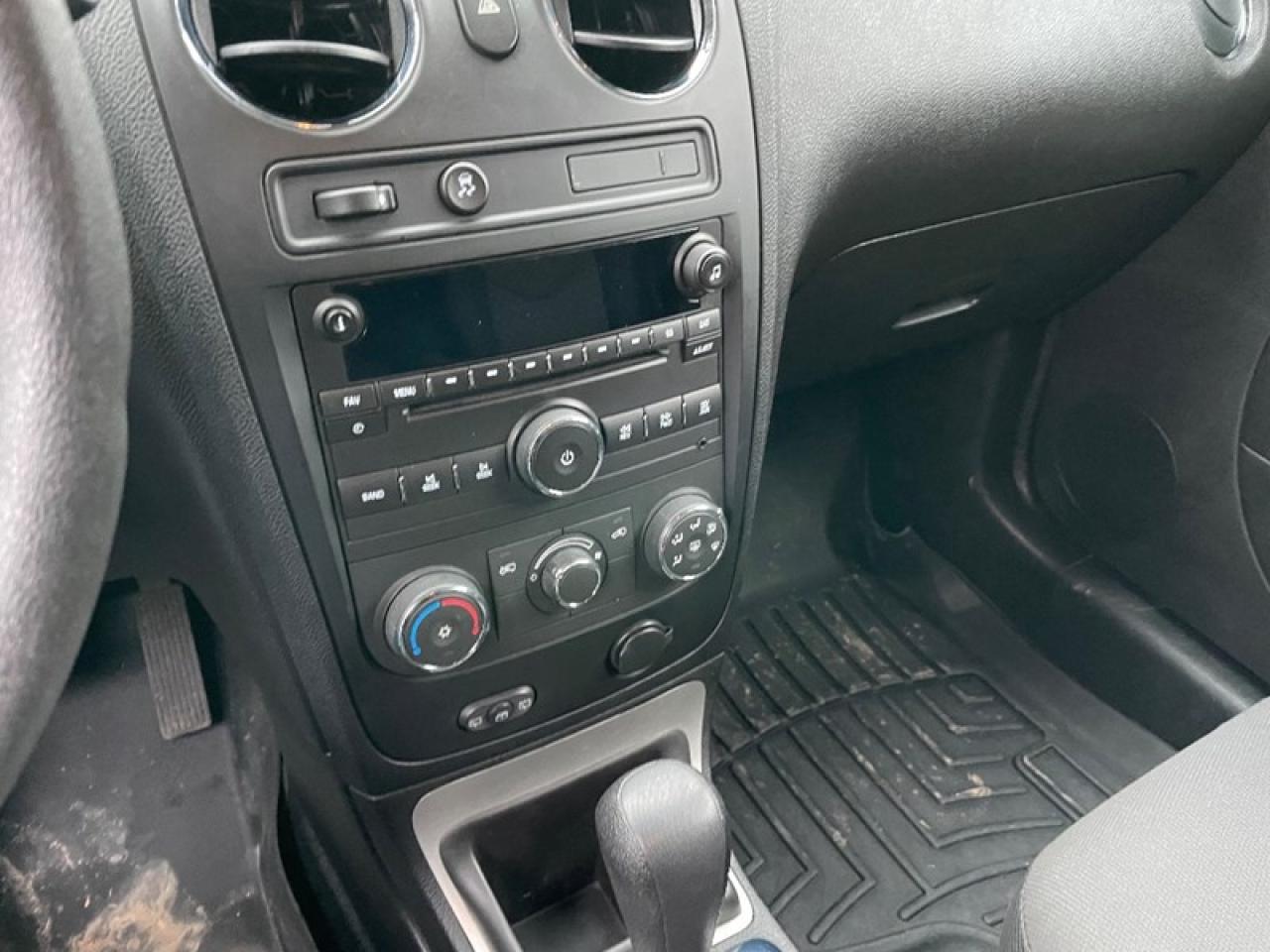 2010 Chevrolet HHR LS Photo