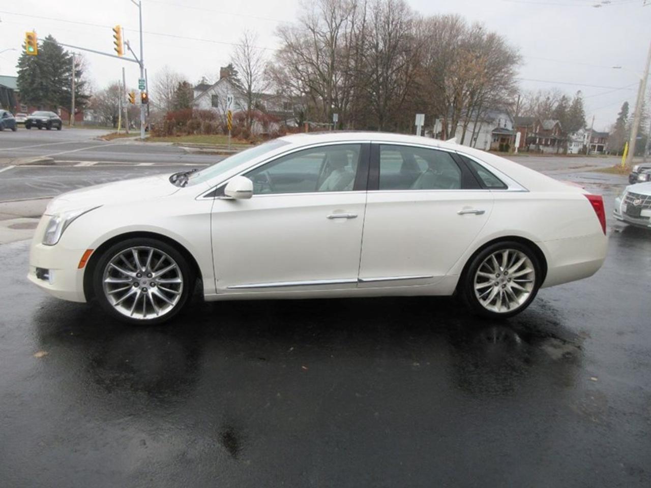 2013 Cadillac XTS Platinum Photo5