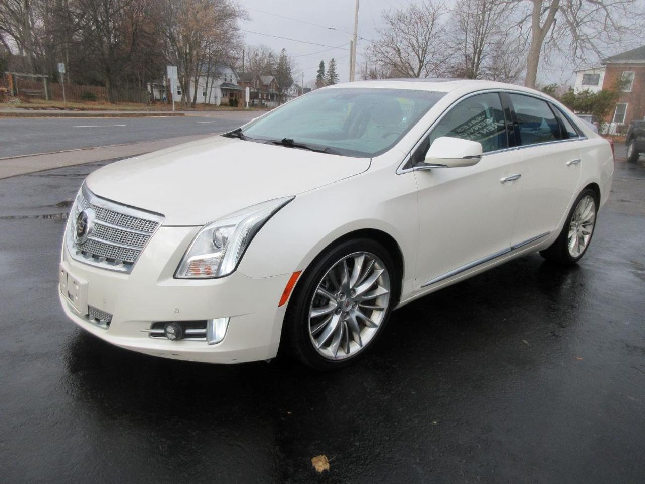 2013 Cadillac XTS Platinum Photo0