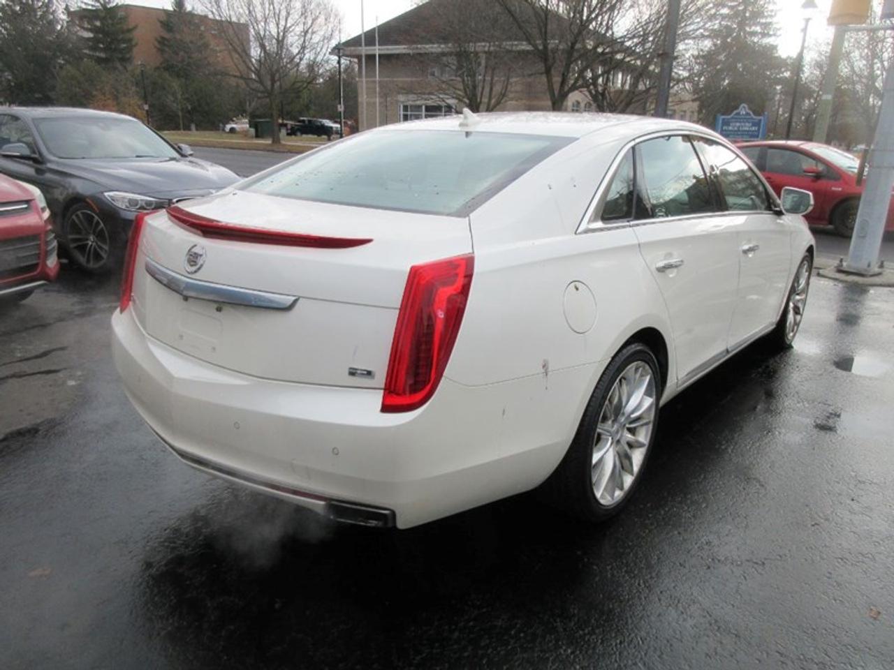 2013 Cadillac XTS Platinum Photo