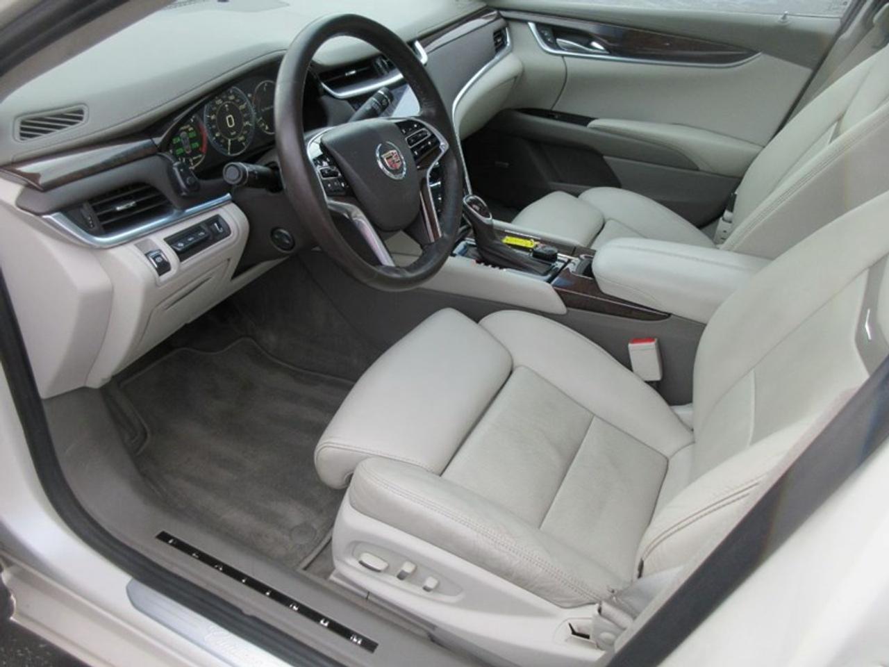 2013 Cadillac XTS Platinum Photo