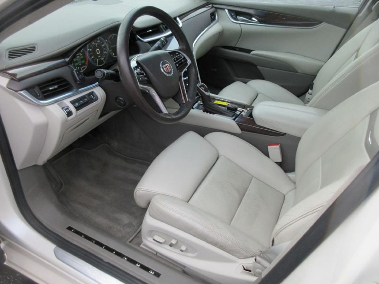 2013 Cadillac XTS Platinum Photo