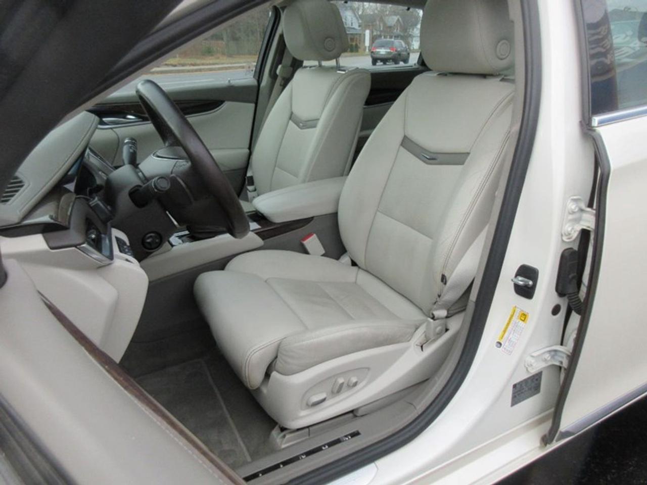 2013 Cadillac XTS Platinum Photo