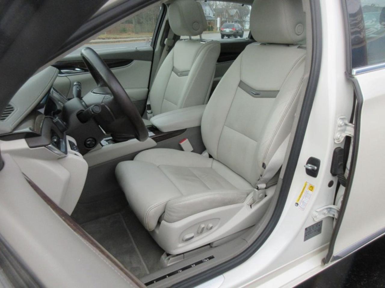 2013 Cadillac XTS Platinum Photo