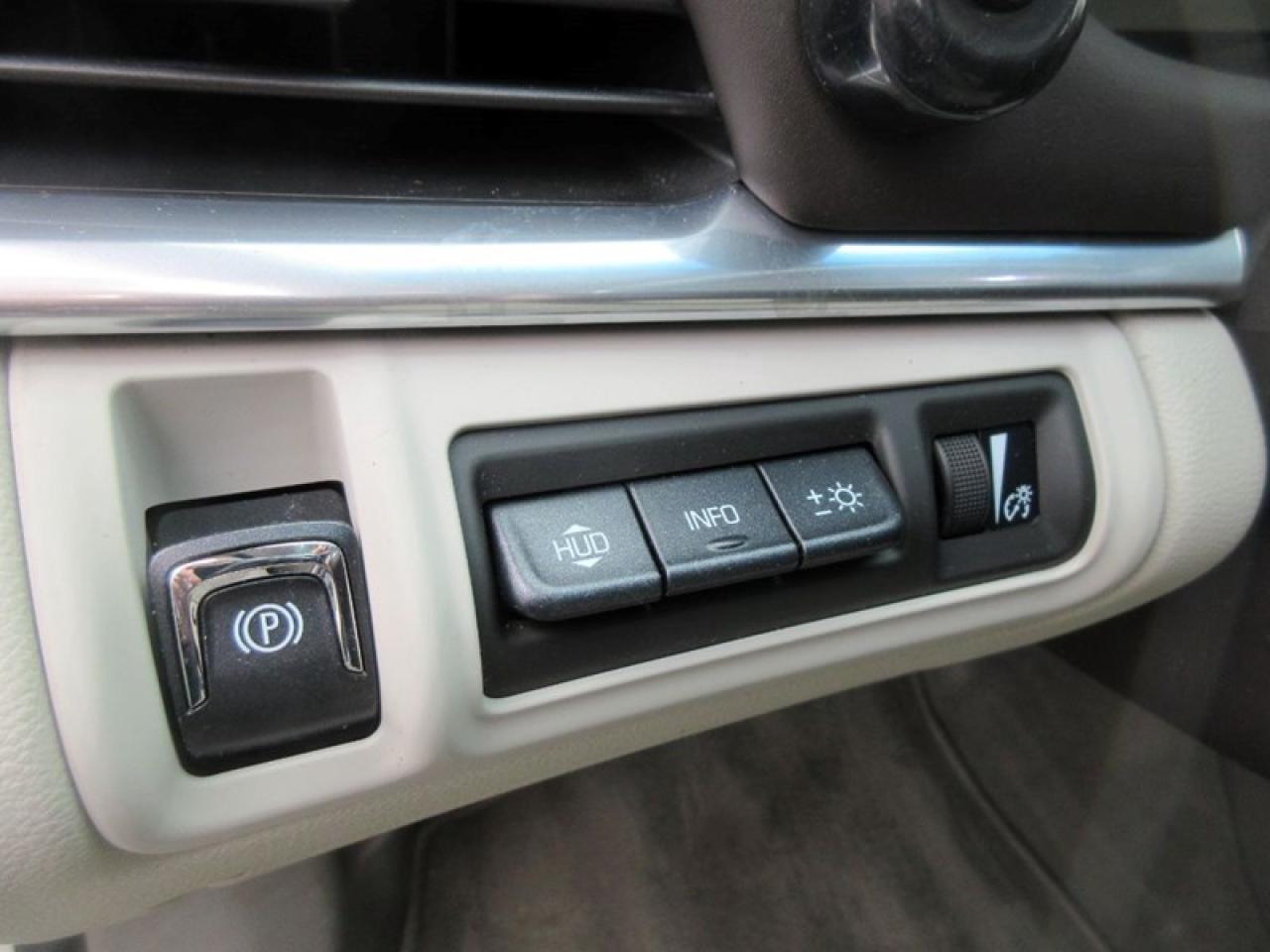 2013 Cadillac XTS Platinum Photo