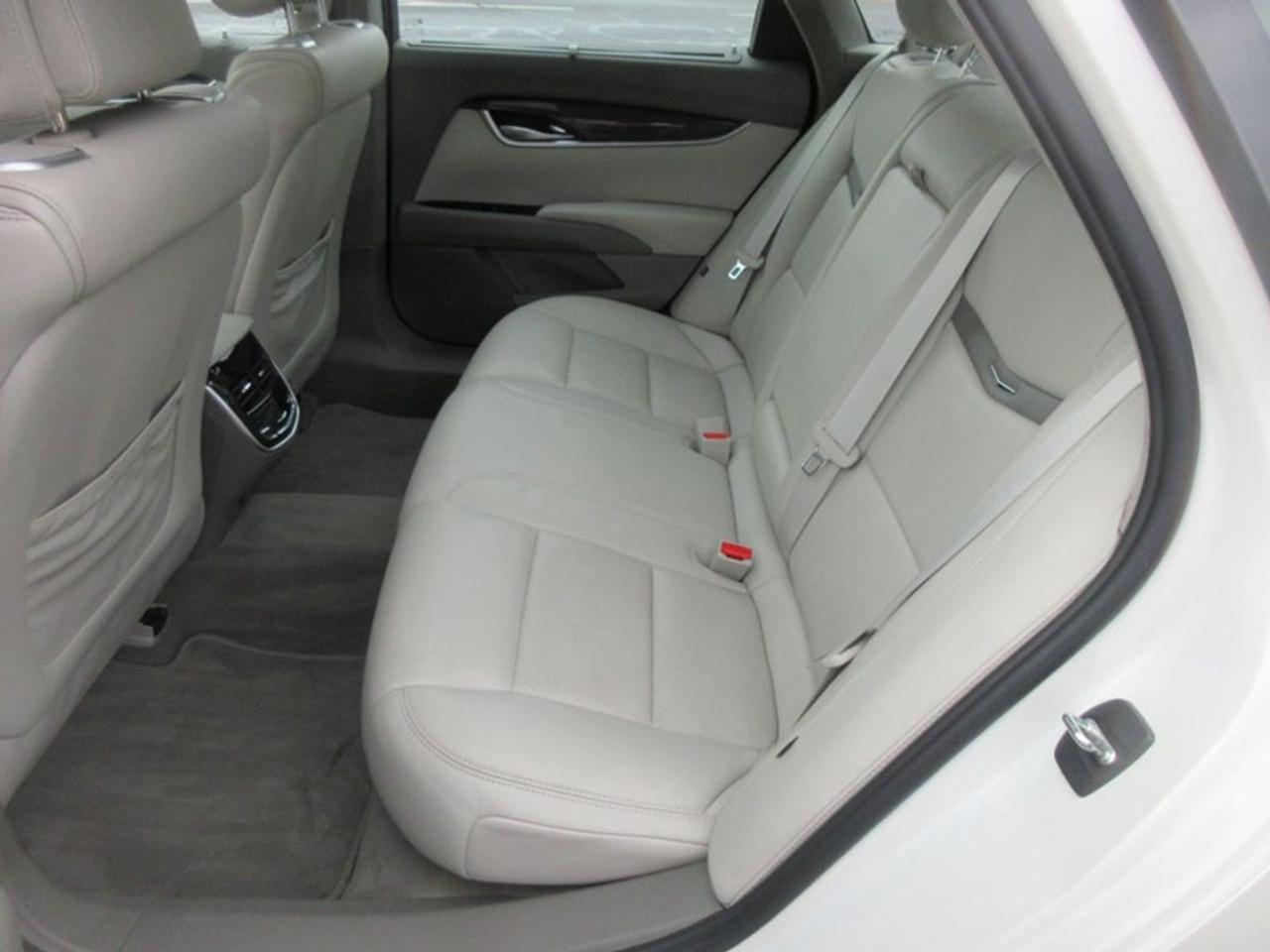 2013 Cadillac XTS Platinum Photo